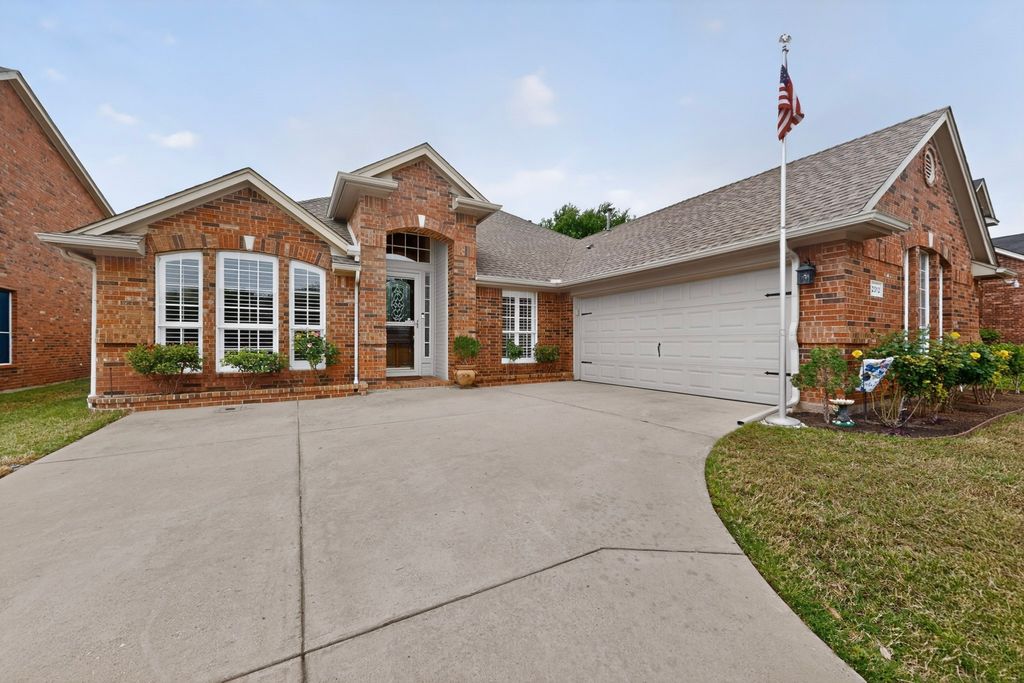 2312 Benwick Drive, Corinth, TX 76210