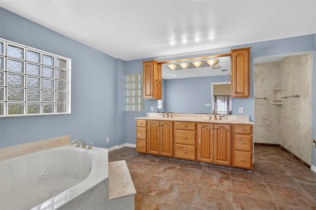 112 CAMELOT CT, Royal Palm Beach, FL 33411