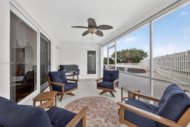 112 CAMELOT CT, Royal Palm Beach, FL 33411