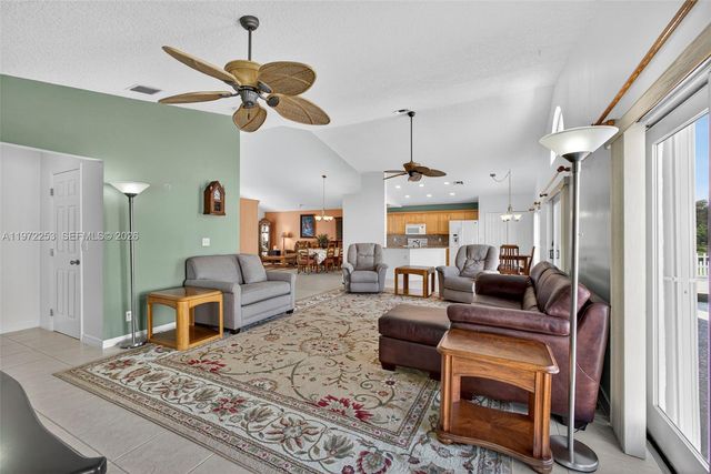 112 CAMELOT CT, Royal Palm Beach, FL 33411