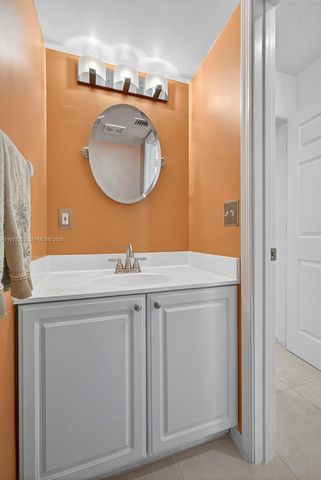 112 CAMELOT CT, Royal Palm Beach, FL 33411