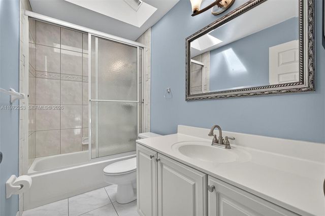 112 CAMELOT CT, Royal Palm Beach, FL 33411