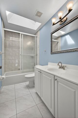 112 CAMELOT CT, Royal Palm Beach, FL 33411