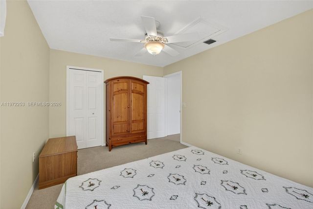 112 CAMELOT CT, Royal Palm Beach, FL 33411