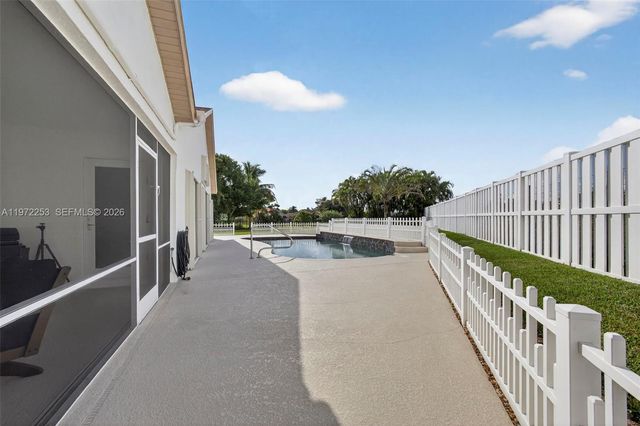 112 CAMELOT CT, Royal Palm Beach, FL 33411