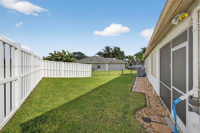 112 CAMELOT CT, Royal Palm Beach, FL 33411