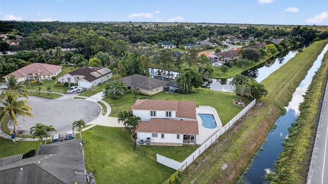 112 CAMELOT CT, Royal Palm Beach, FL 33411