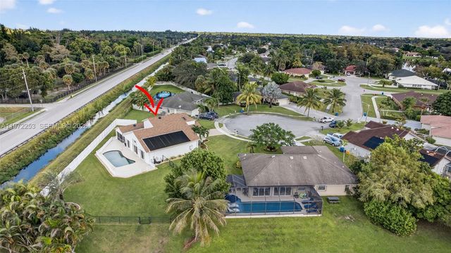112 CAMELOT CT, Royal Palm Beach, FL 33411