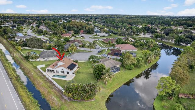 112 CAMELOT CT, Royal Palm Beach, FL 33411