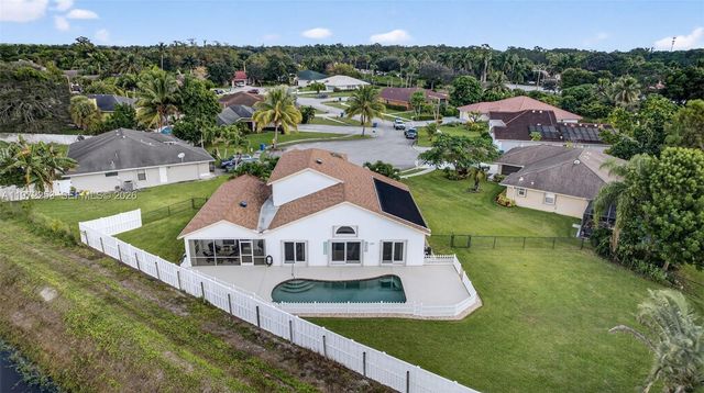 112 CAMELOT CT, Royal Palm Beach, FL 33411