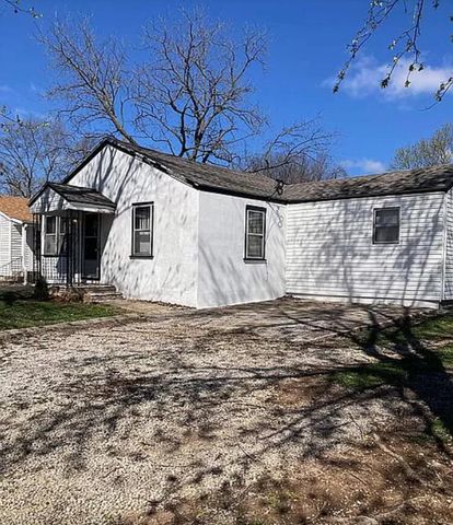 2727 W Walnut Street, Springfield, MO 65802