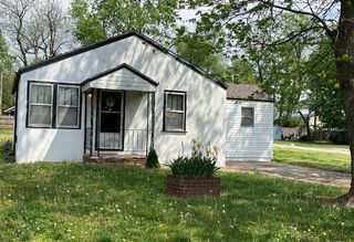 2727 W Walnut Street, Springfield, MO 65802