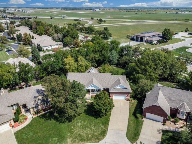 9510 E Shannon Woods St, Wichita, KS 67226