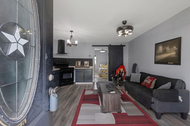 639 Manor Street, Houston, TX 77015