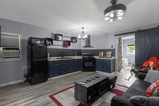 639 Manor Street, Houston, TX 77015