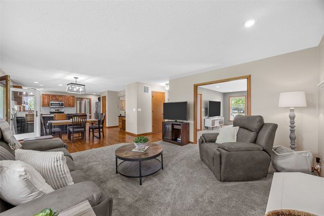 8506 Federalist Road, Marion, IA 52302