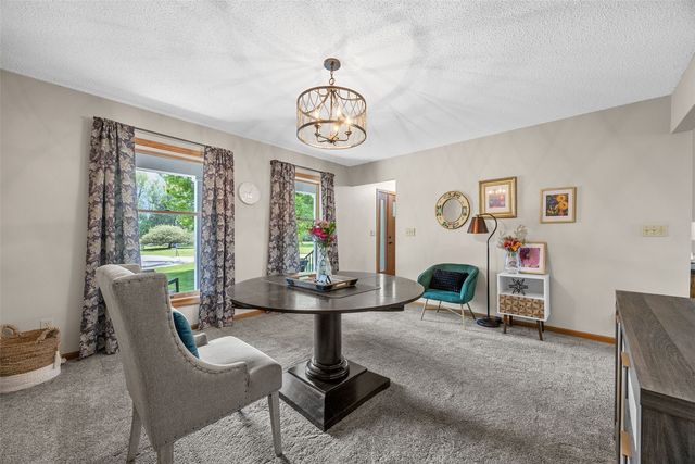 8506 Federalist Road, Marion, IA 52302