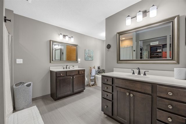 8506 Federalist Road, Marion, IA 52302