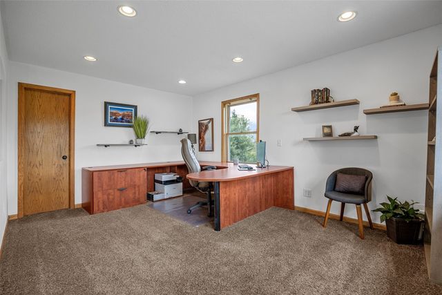8506 Federalist Road, Marion, IA 52302