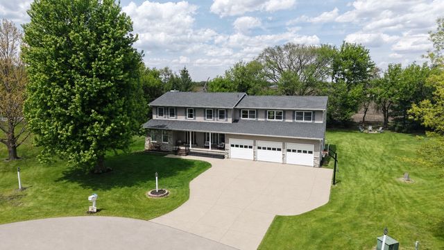 8506 Federalist Road, Marion, IA 52302