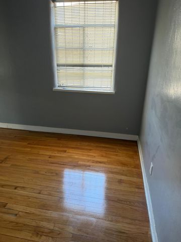 516 Ash Street SE B, Albuquerque, NM 87106