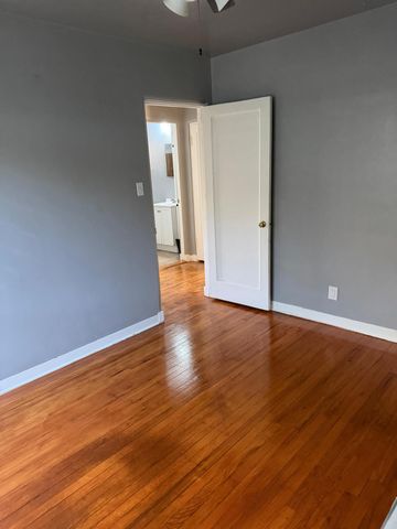 516 Ash Street SE B, Albuquerque, NM 87106