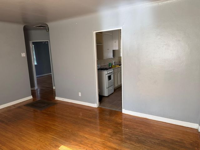 516 Ash Street SE B, Albuquerque, NM 87106