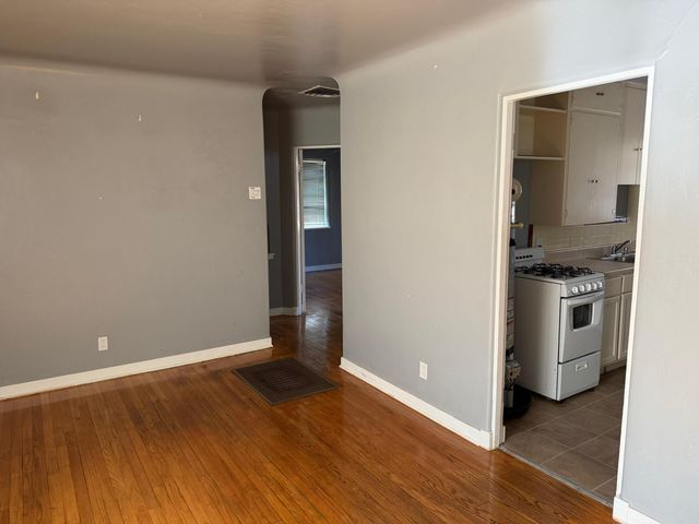 516 Ash Street SE B, Albuquerque, NM 87106