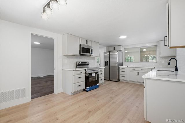 850 S Everett Street, Lakewood, CO 80226