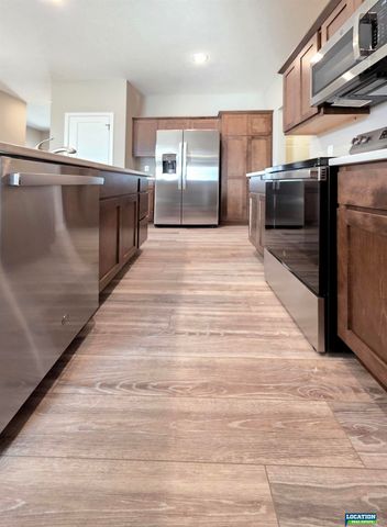 8501 Regent Court, Lincoln, NE 68507