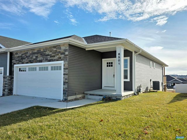 8501 Regent Court, Lincoln, NE 68507