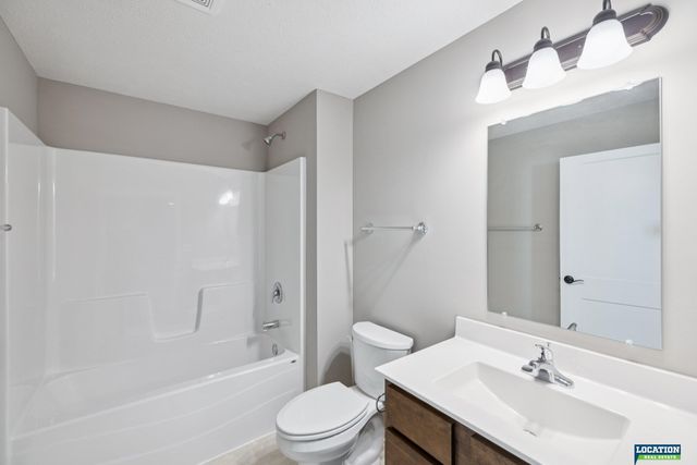 8501 Regent Court, Lincoln, NE 68507