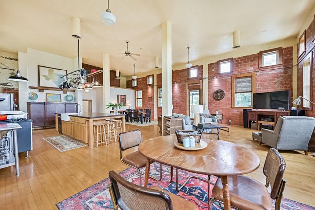 7765 Pigeon, Hitchcock, TX 77563