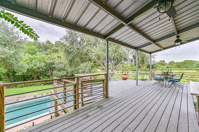 7765 Pigeon, Hitchcock, TX 77563