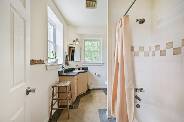 7765 Pigeon, Hitchcock, TX 77563