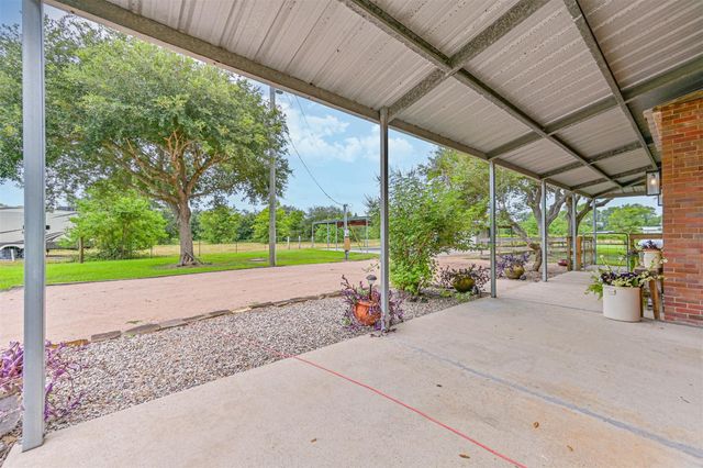 7765 Pigeon, Hitchcock, TX 77563