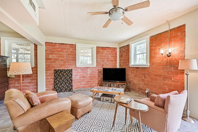 7765 Pigeon, Hitchcock, TX 77563