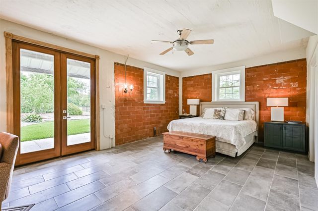 7765 Pigeon, Hitchcock, TX 77563