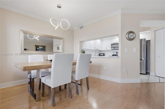 13705 SW 12th St 202B, Pembroke Pines, FL 33027