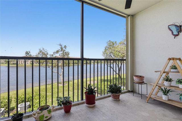 13705 SW 12th St 202B, Pembroke Pines, FL 33027
