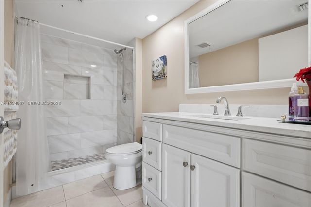 13705 SW 12th St 202B, Pembroke Pines, FL 33027