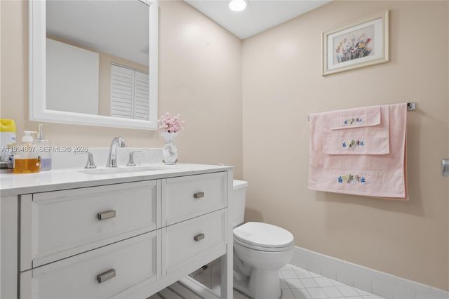 13705 SW 12th St 202B, Pembroke Pines, FL 33027