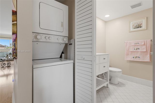 13705 SW 12th St 202B, Pembroke Pines, FL 33027