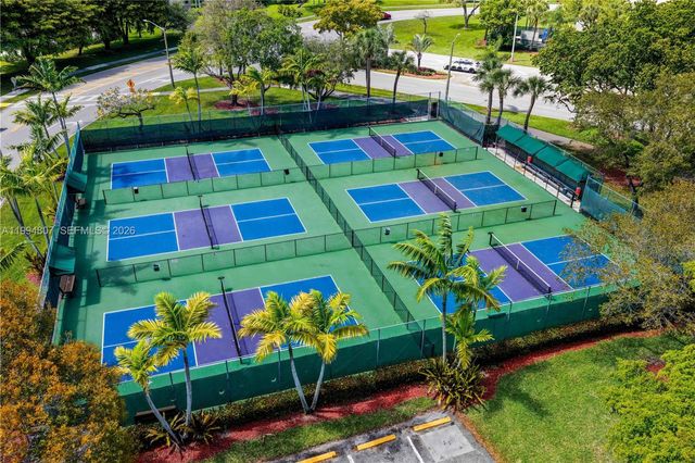 13705 SW 12th St 202B, Pembroke Pines, FL 33027