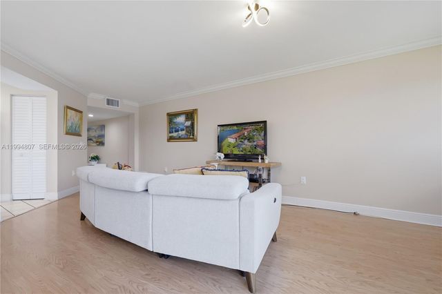 13705 SW 12th St 202B, Pembroke Pines, FL 33027