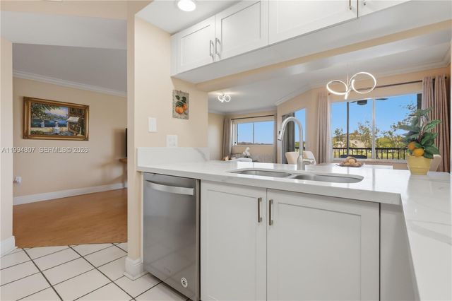 13705 SW 12th St 202B, Pembroke Pines, FL 33027