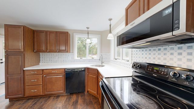 208 Rhode Island Rd, Lakeville, MA 02347