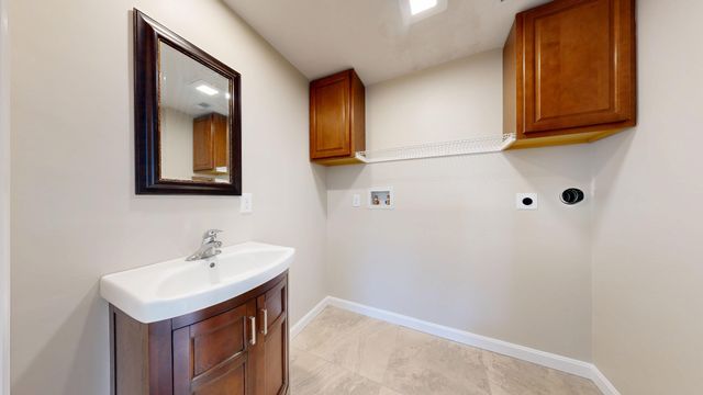 208 Rhode Island Rd, Lakeville, MA 02347