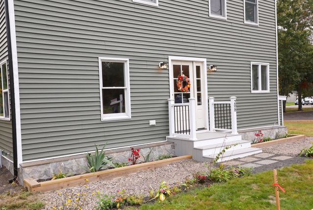 208 Rhode Island Rd, Lakeville, MA 02347