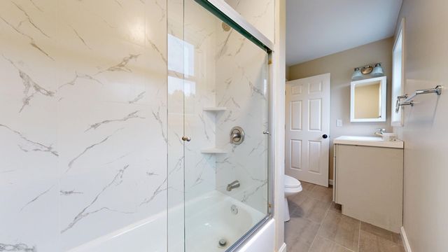 208 Rhode Island Rd, Lakeville, MA 02347